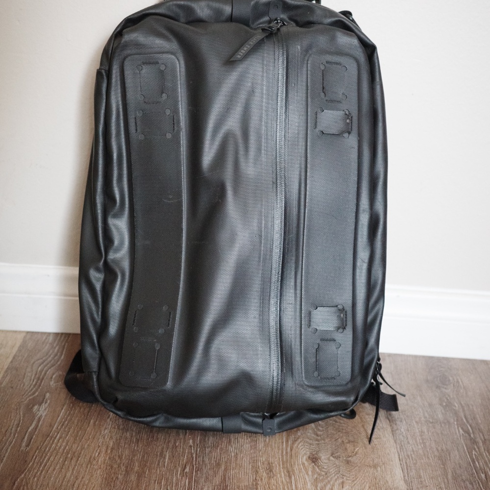 Black Ember Forge 3 Way (20L) - Briefcase/ Backpack Excellent Condition